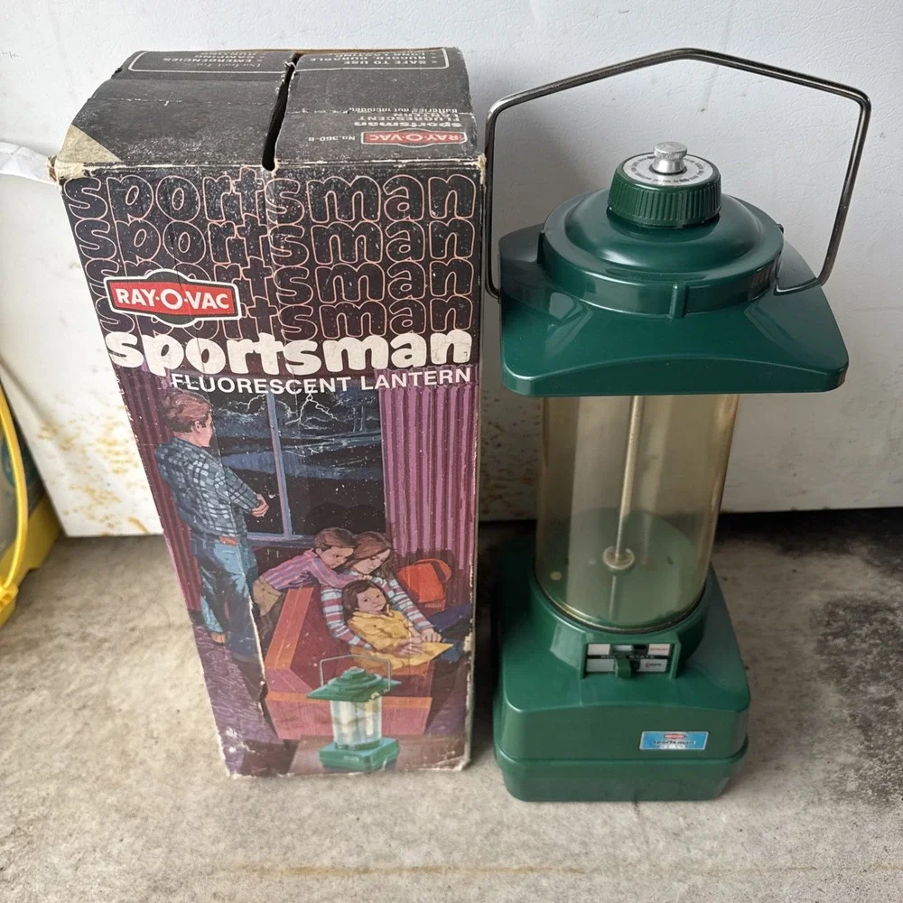 Vintage Ray-O-Vac Sportsman Fluorescent Lantern Camping 360 B w/Box